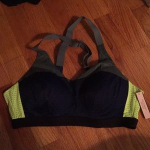 NWT Victoria secret sport bra 36B